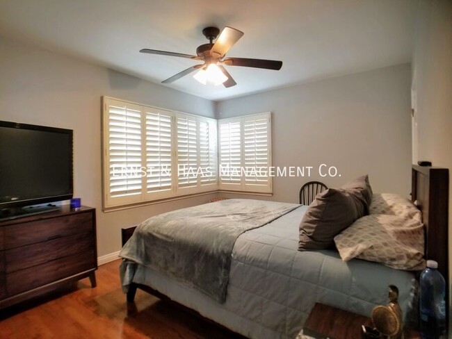 Building Photo - Beautifully Remodeled 2 Bedroom Lakewood H...