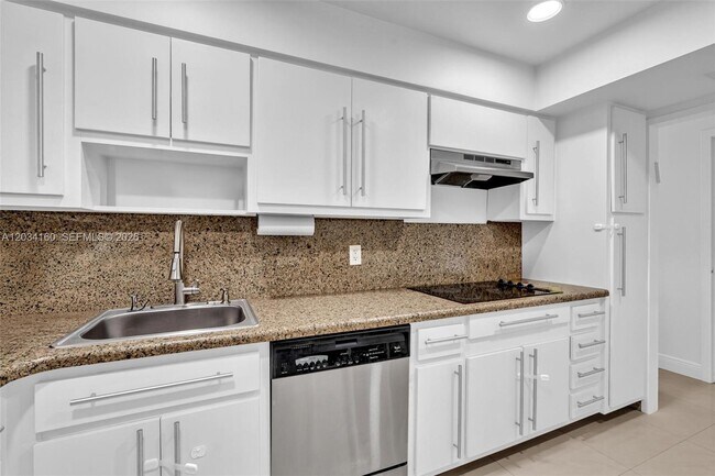 Building Photo - 9381 E Bay Harbor Dr