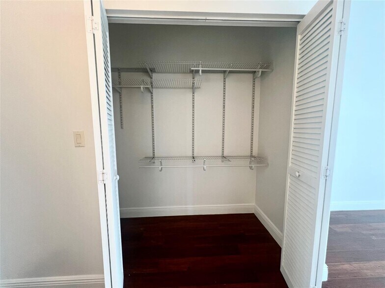 Building Photo - 7280 SW 90th St