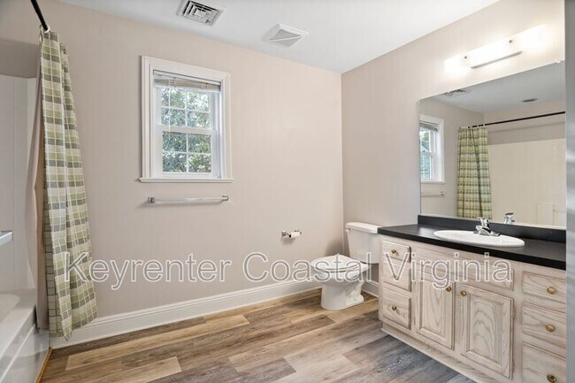 Building Photo - 15470 Turner Dr