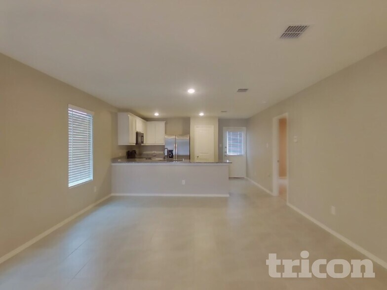 Building Photo - 6529 Middlebury Dr