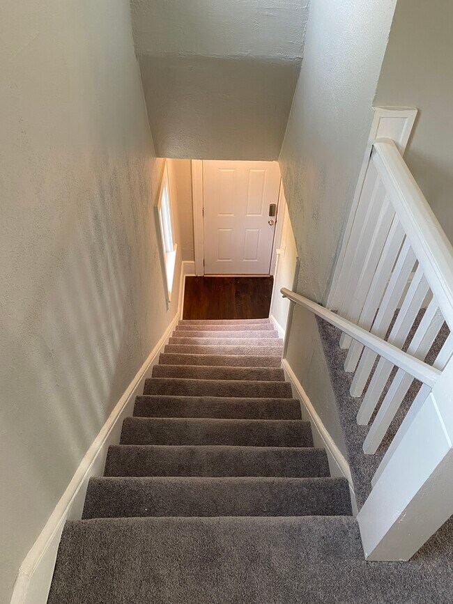 Building Photo - 1022 Hamilton Avenue