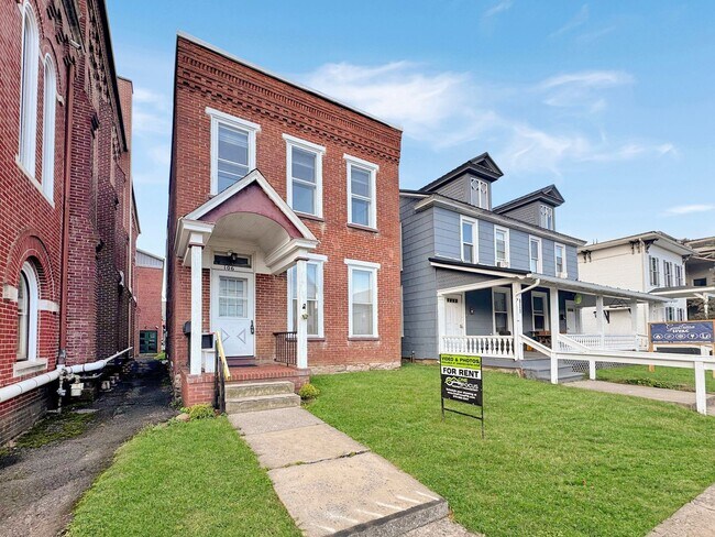 Building Photo - 106 W Church St
