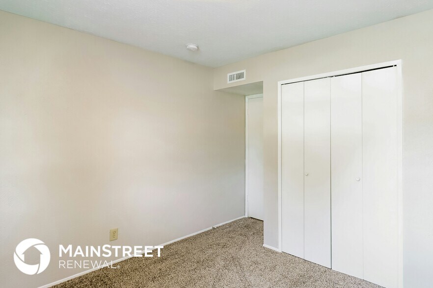 Building Photo - 7254 Cloverglen Dr