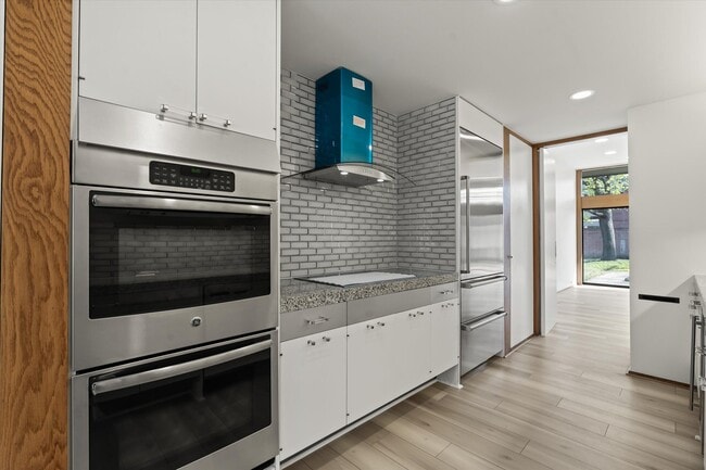 Building Photo - 709 Ann St