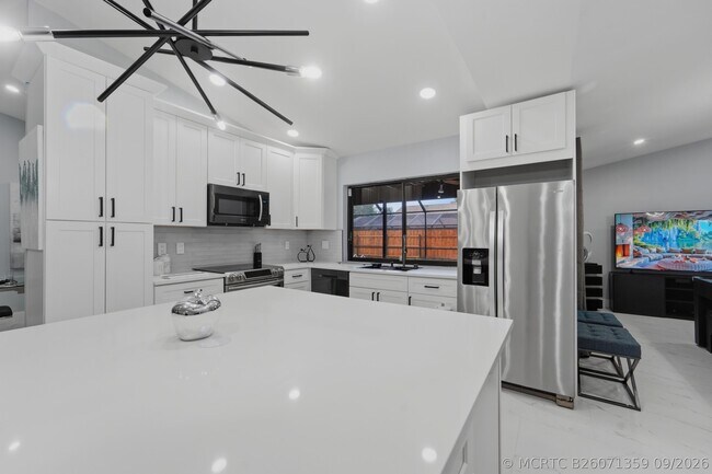 Building Photo - 606 Juniper Pl