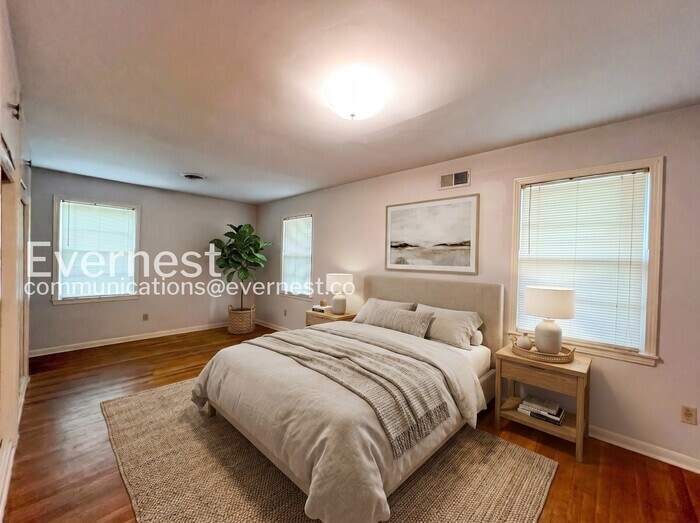 Building Photo - 4984 Welchshire Ave