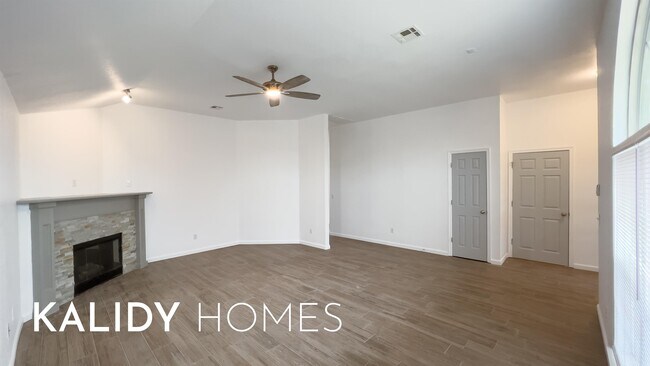 Building Photo - 9317 Apple Dr
