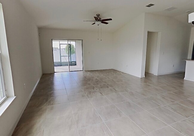 Building Photo - 4600 Glencrest Loop