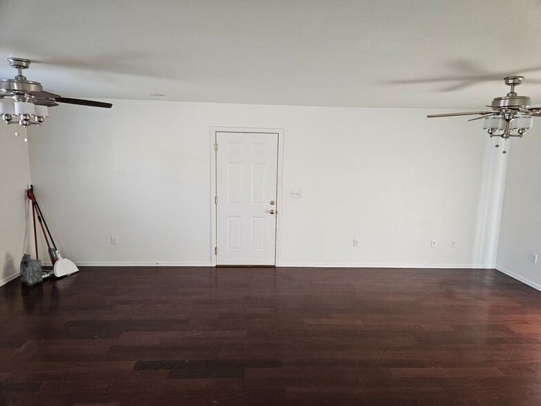 Building Photo - 17960 Swaps Ct