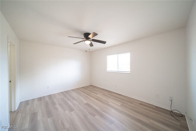 Building Photo - 2825 SW Santa Barbara Pl