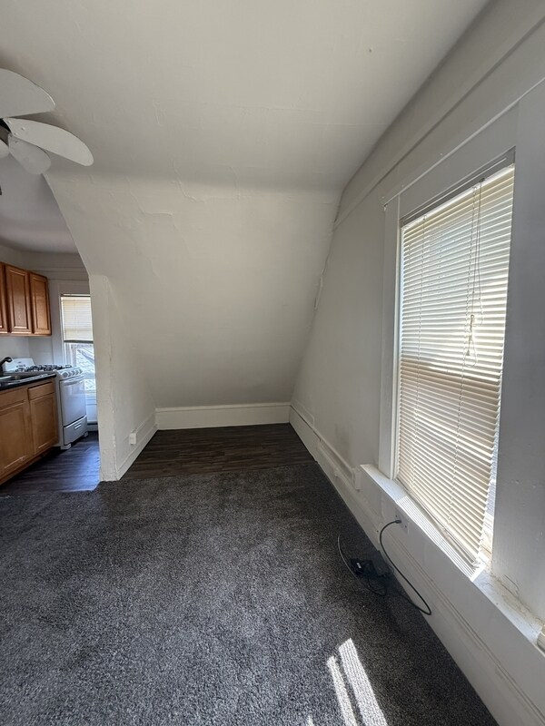 Building Photo - 632 Howard Pl