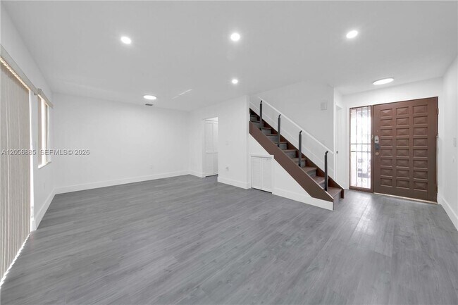 Building Photo - 1535 SW 122nd Ave