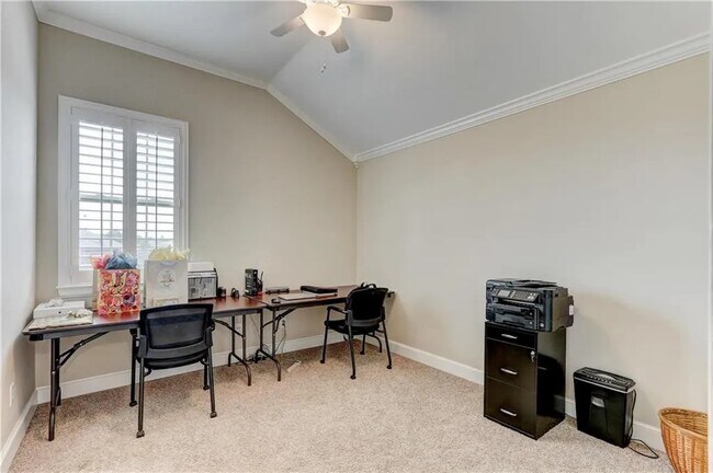 Building Photo - 713 Heather Wood Dr