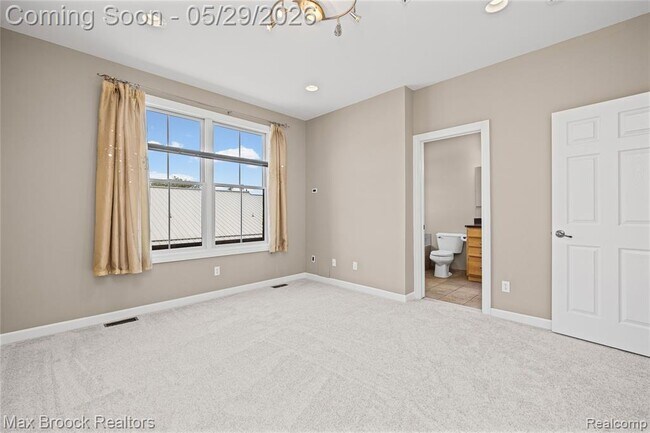 Building Photo - 420 Lewis Ct