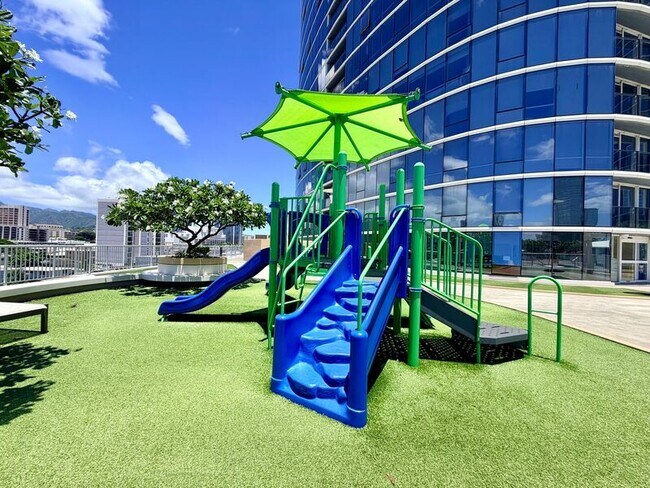 Building Photo - 1288 Kapiolani Blvd