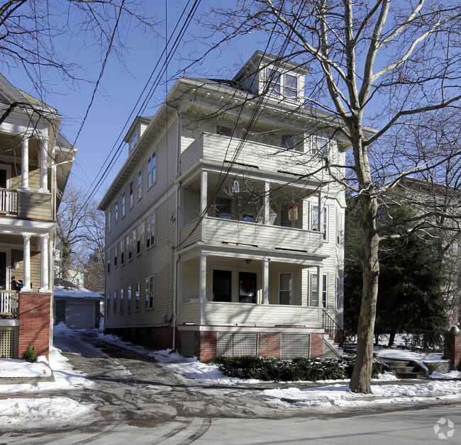 Building Photo - 377 Benefit St