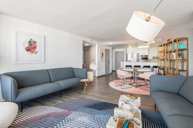 Building Photo - 700 E Ocean Blvd