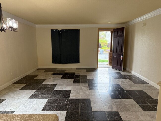 Building Photo - Modern 4 Bedroom w/ Loft Stonegate Area Vacaville *Star Rentals