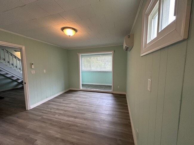 Building Photo - 190 Rogers Rd