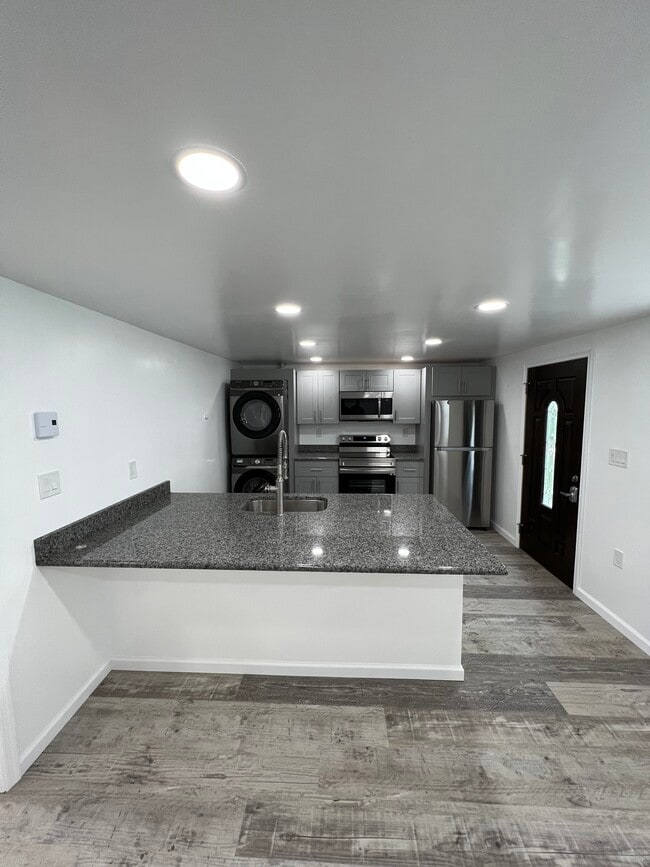 Building Photo - 109 Perrin Ave