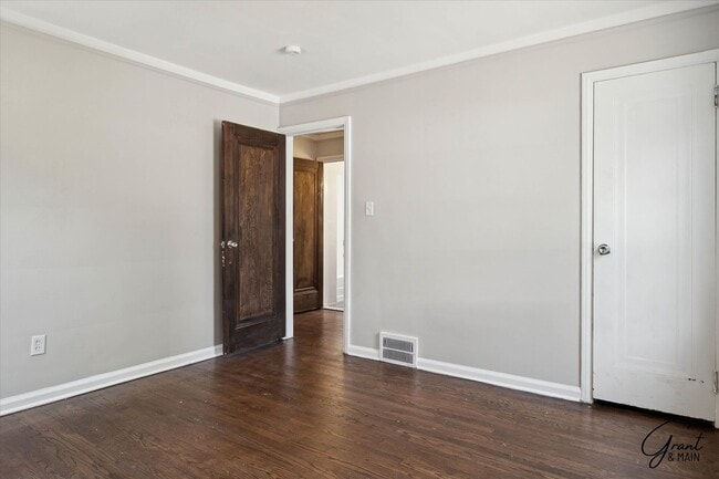 Building Photo - $1450 3 bedroom bungalow
