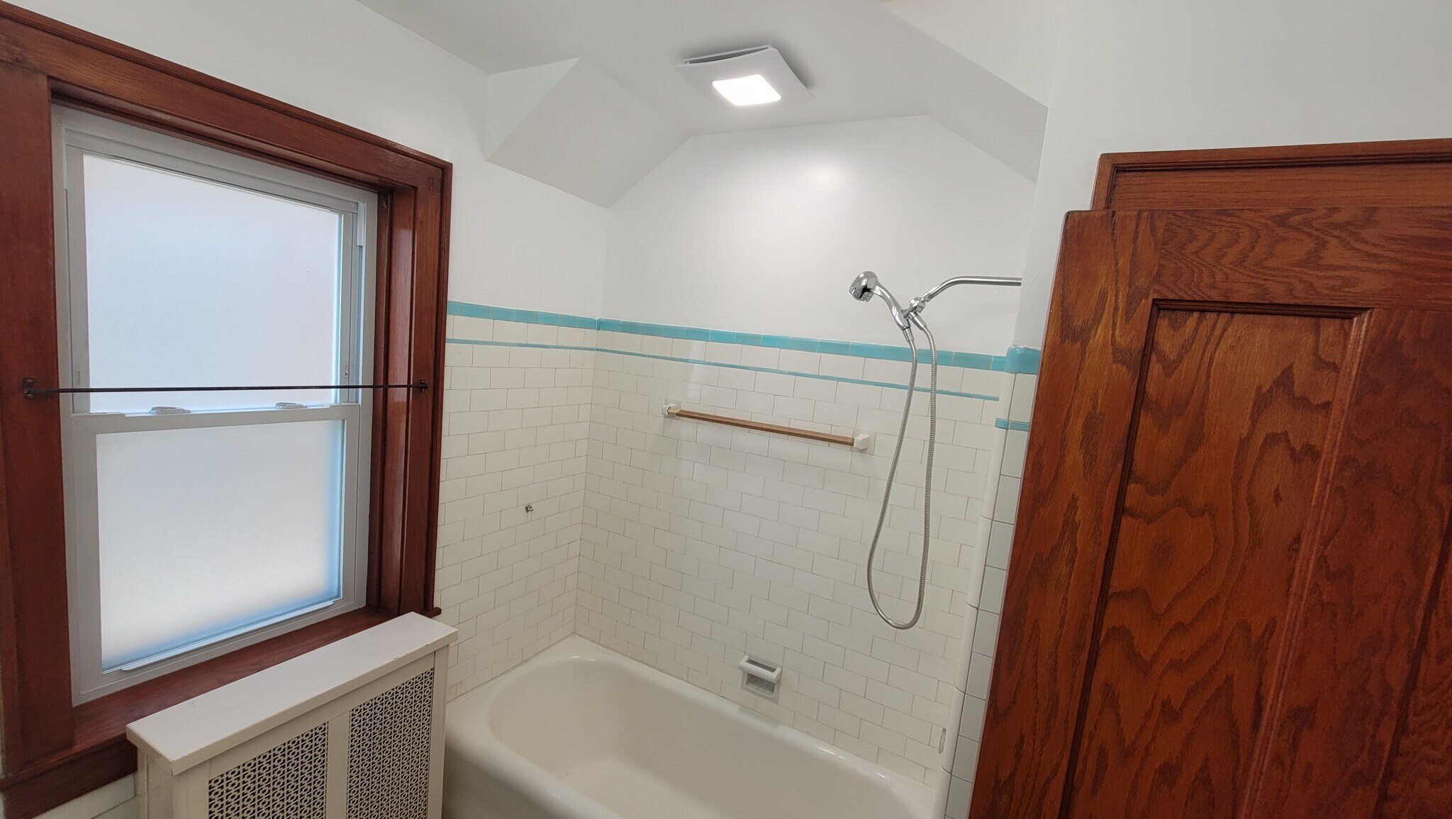 Building Photo - 5228 W Hutchinson St