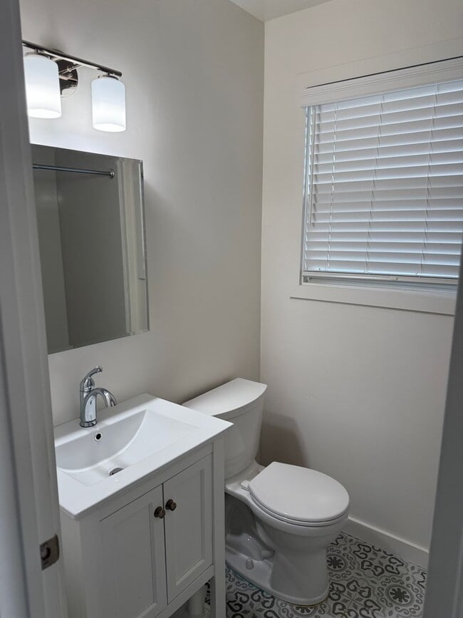 Building Photo - 4031-4033 Miller Way