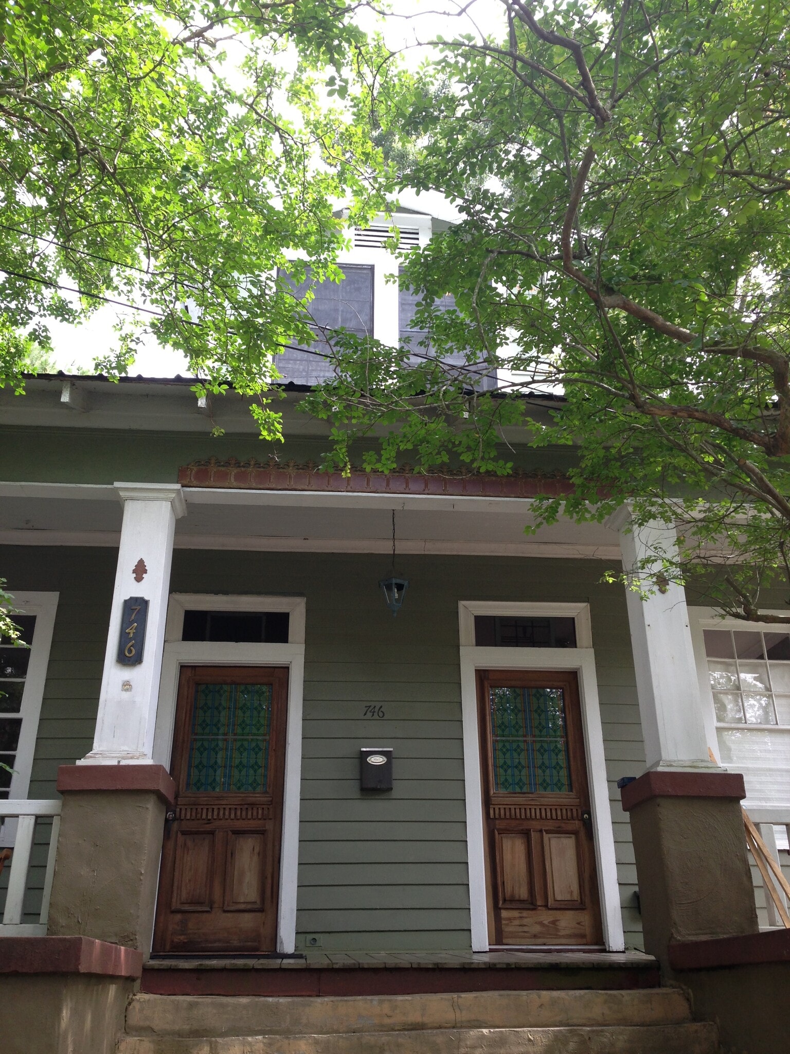 Huge front porch - 746 Europe St