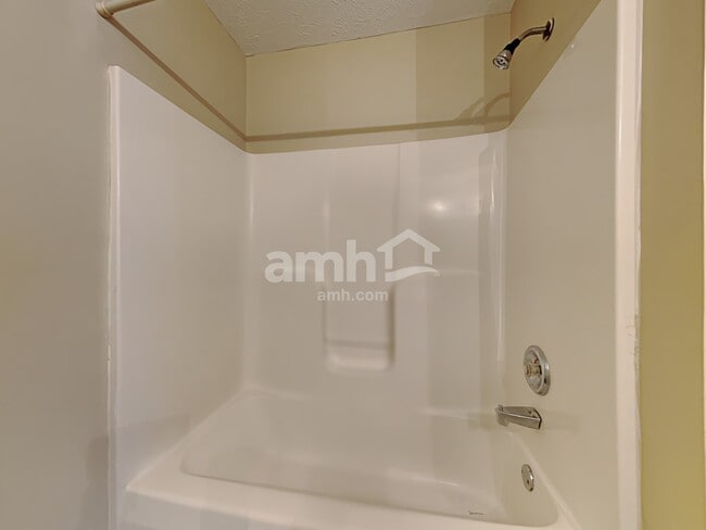 Building Photo - 3455 Lakebrook Ct