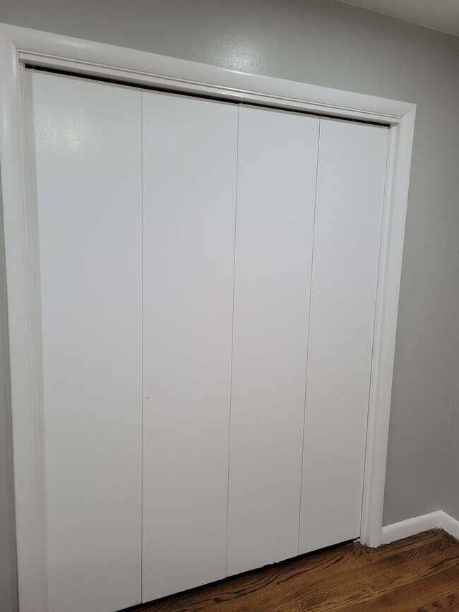 Building Photo - Remodeled 3 bedroom 2 bathroom house with 2 car garage and fenced yard