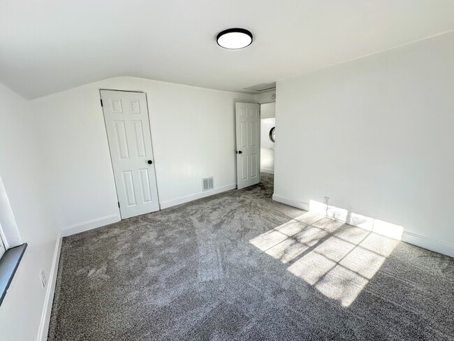 Building Photo - 1607 Girard Ave
