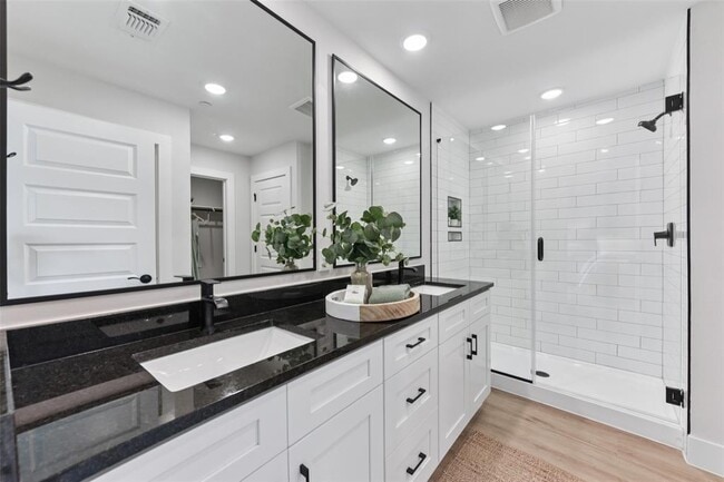 Building Photo - 7603 Strong Bow Ct