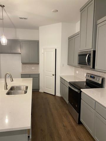 Building Photo - 1624 Pne Vly Dr