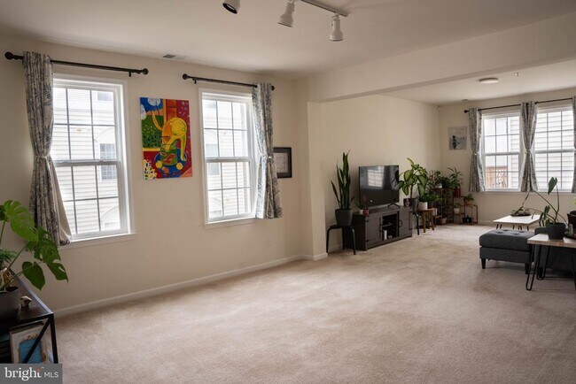 Building Photo - 42294 San Juan Terrace