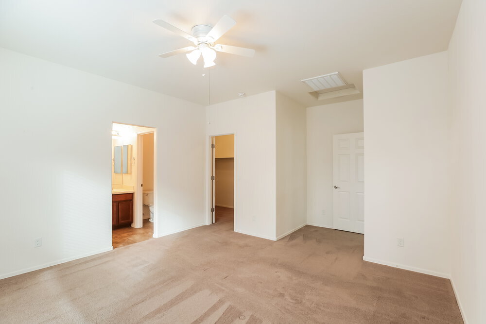 Building Photo - 4945 W Fawn Dr