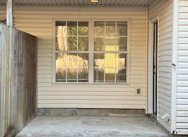 Building Photo - 4062 Cedars Pkwy