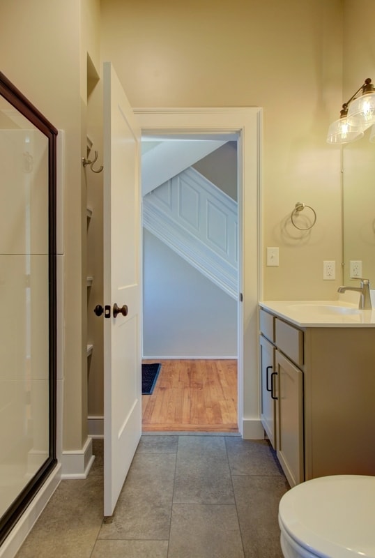 Building Photo - 796 Long Ln