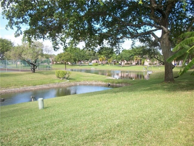 Building Photo - 4953 E Lakes Dr