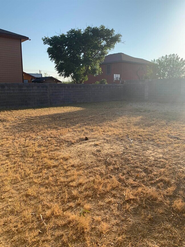 Building Photo - 2615 Bandera Dr