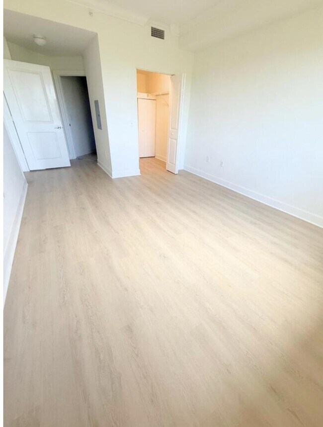 Building Photo - 1408 Renaissance Way