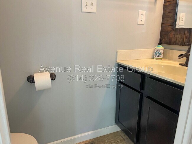 Building Photo - 948 Meramec Grove Dr