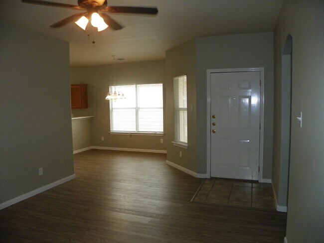 Building Photo - 133.135 Marvin Cove