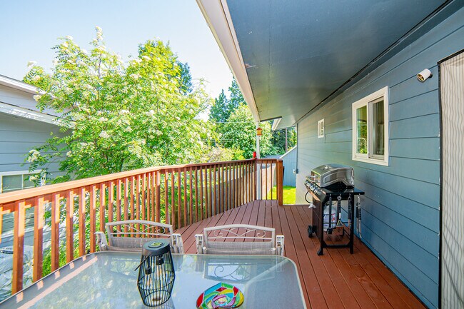 Building Photo - 4801 Canterbury Way