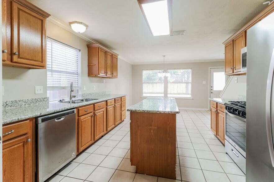 Building Photo - 3831 Woodlace Dr