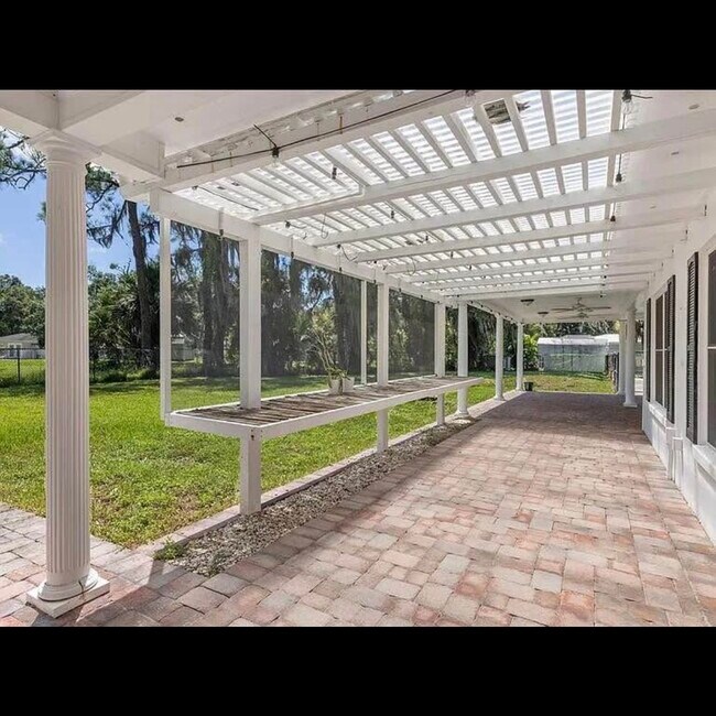 Building Photo - 960 48th Ave