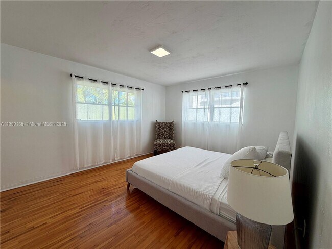 Building Photo - 1135 101st St