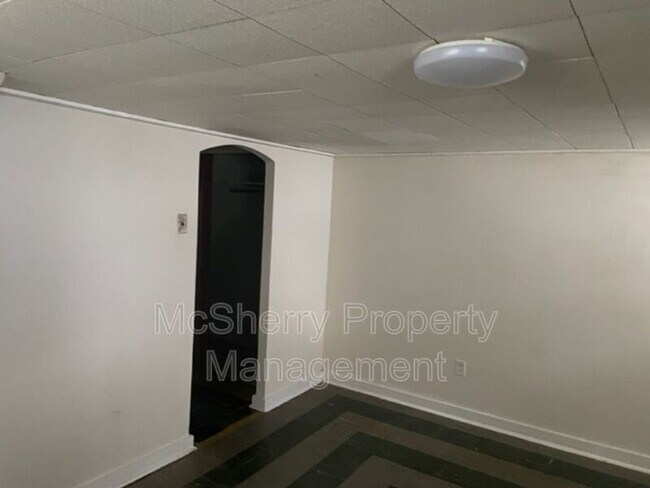 Building Photo - 5911 Bustleton Ave