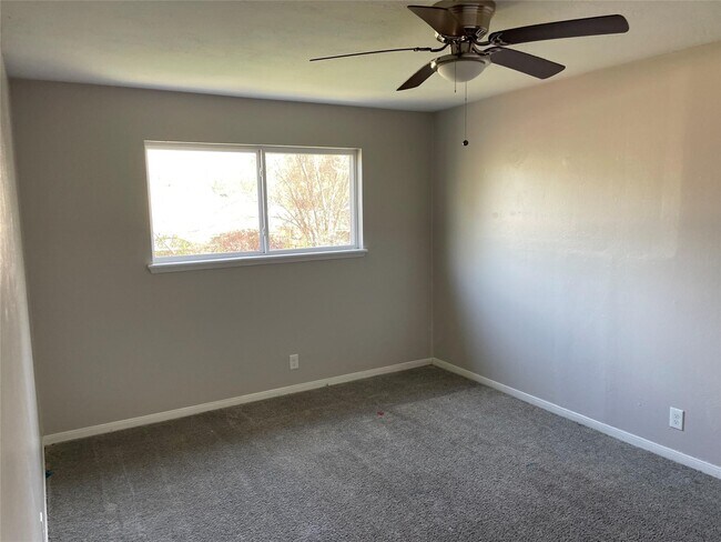 Building Photo - 24118 Spring Mill Ln