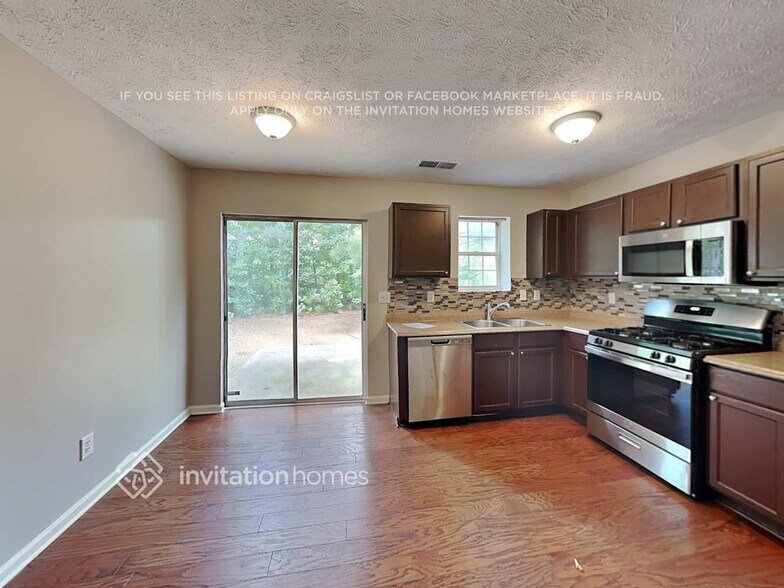 Building Photo - 3291 Hidden Valley Way SW
